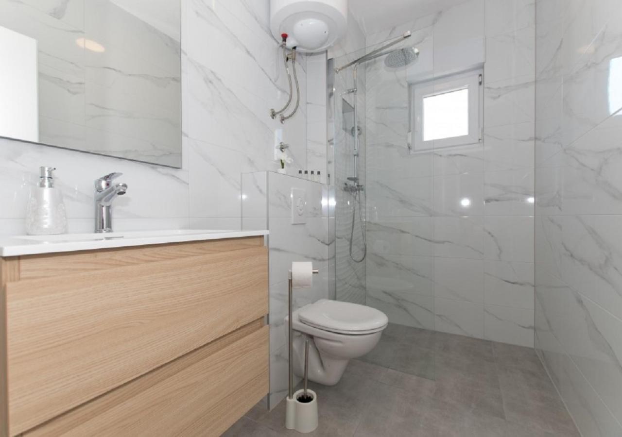 Seaview Apartments Oscar ماكارسكا المظهر الخارجي الصورة
